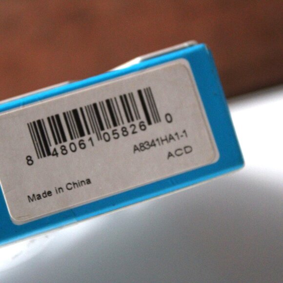 Anker USB-C to Ethernet Adapter High-Speed 1Gbps Gigabit Network Connection NEW - Picture 4 of 4